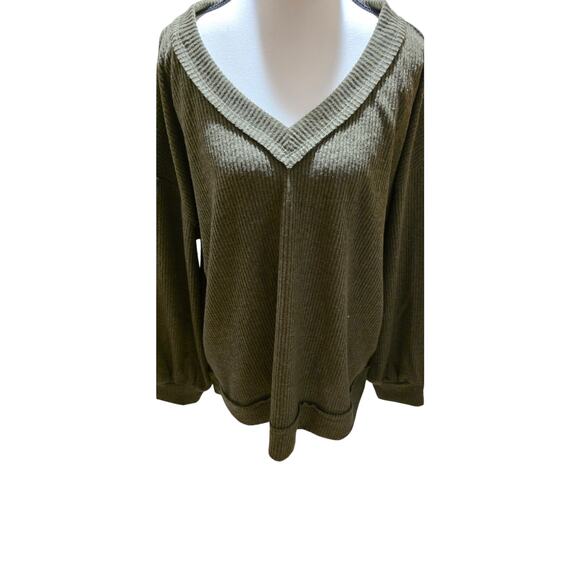 Andree by Unit Olive Stretch Knit Top – Soft Short Sleeve – S - Picture 2 of 5